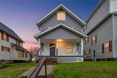 1084 Shannon Ave, Barberton, OH 44203