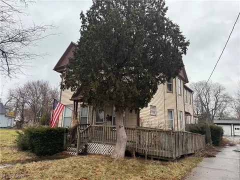 3305 W 48 St, Cleveland, OH 44102