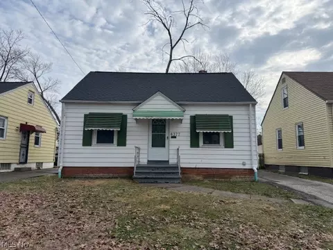 4377 Ingleside Rd, Warrensville Heights, OH 44128