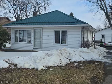 19 Burrington Hts, Conneaut, OH 44030