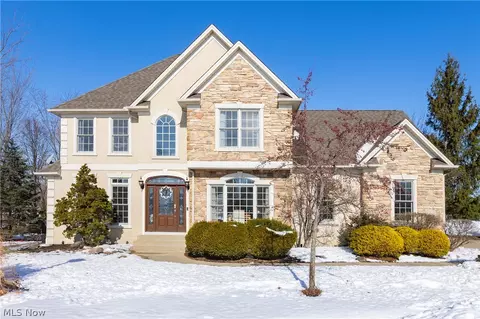 34348 Crown Colony Dr, Avon, OH 44011