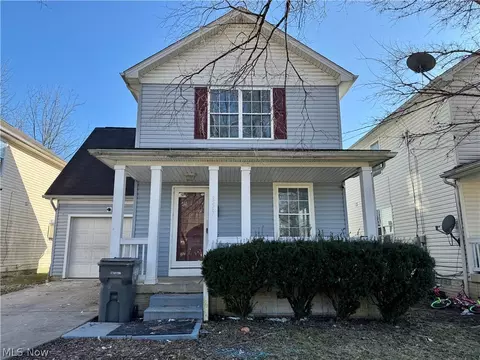 359 W Chalmers Ave, Youngstown, OH 44511