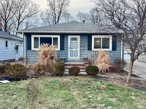 29315 Nehls Park Dr, Wickliffe, OH 44092