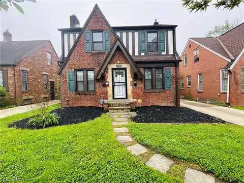 16008 Scottsdale Blvd, Shaker Heights, OH 44120