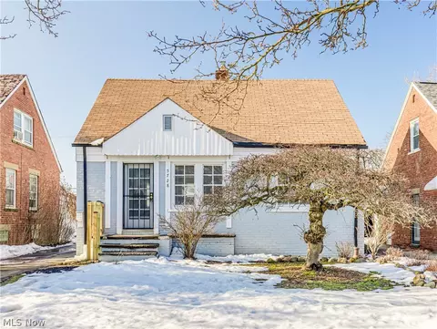5728 South Blvd, Maple Heights, OH 44137