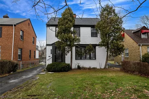 3699 Bainbridge Rd, Cleveland Heights, OH 44118