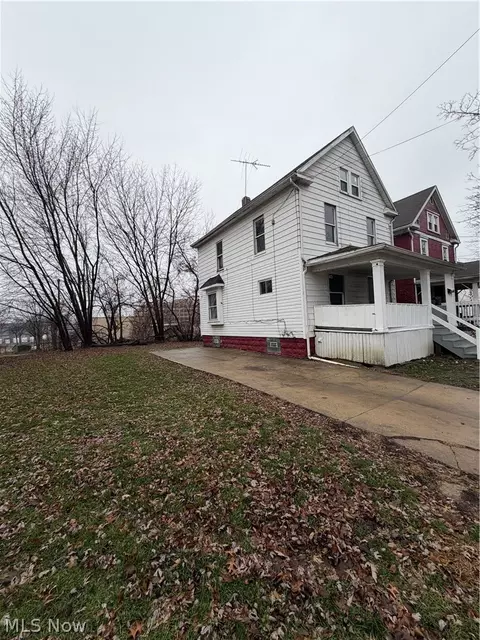 1332 Highbrook St, Akron, OH 44301