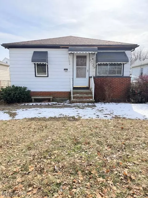 11709 Guardian Blvd, Cleveland, OH 44135