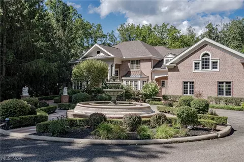 2140 County Line Rd, Gates Mills, OH 44040