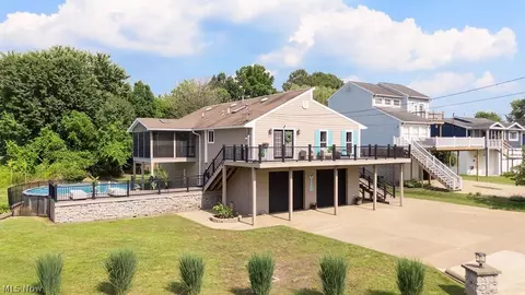 31 Anns Dr, Vienna, WV 26105