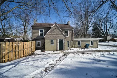 3613 Manchester Rd, Coventry, OH 44319