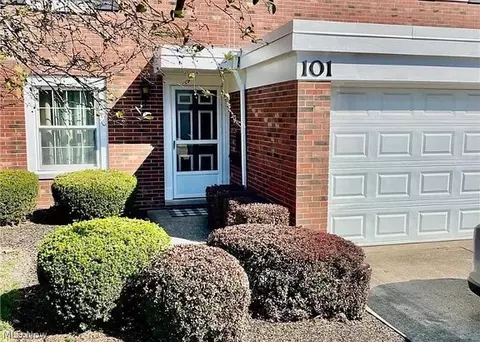 101 Chatham Way #101A, Cleveland, OH 44124