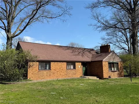 Exterior - 213 E 27th St, Dover, OH 44622 photo 2 of 6