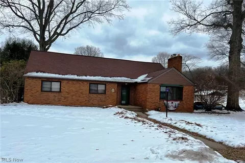 213 E 27th St, Dover, OH 44622