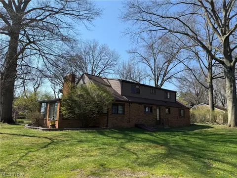 Exterior - 213 E 27th St, Dover, OH 44622 photo 4 of 6