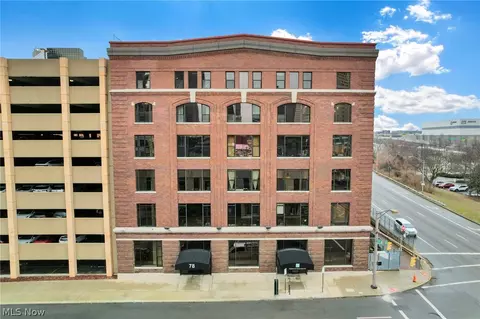 78 E Chestnut St #608, Columbus, OH 43215