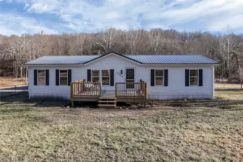 3750 Cannelville Rd, Roseville, OH 43777