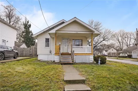 1832 Springfield Center Rd, Akron, OH 44312