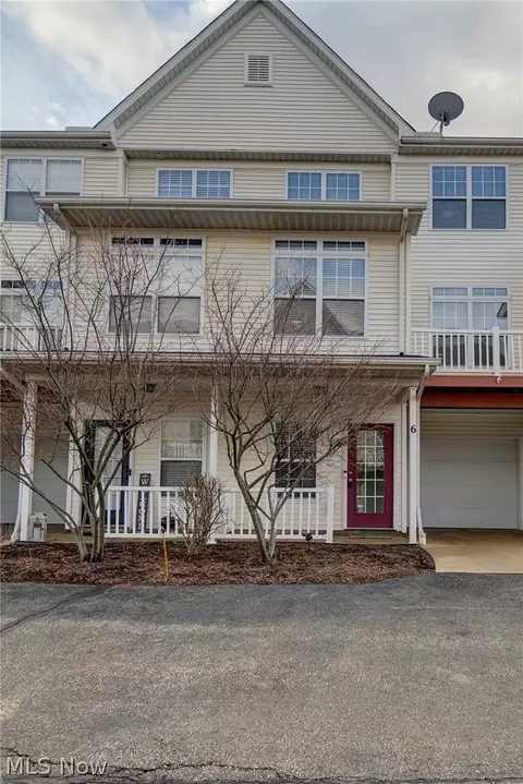 1210 E Chapman Ln #6, Medina, OH 44256