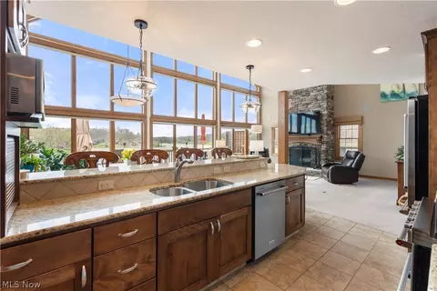 Kitchen - 376 E Mohawk Dr, Malvern, OH 44644 photo 1 of 4