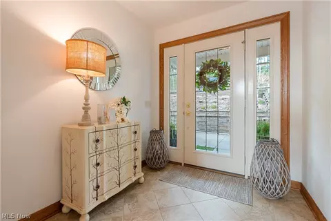 Entry Way - 376 E Mohawk Dr, Malvern, OH 44644 photo 1 of 3