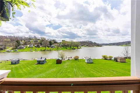 View/Area - 376 E Mohawk Dr, Malvern, OH 44644 photo 1 of 5
