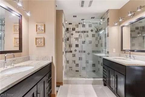 Bath - 376 E Mohawk Dr, Malvern, OH 44644 photo 1 of 3