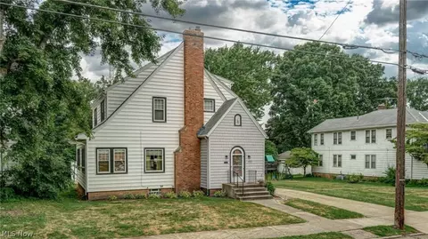 1717 Harvard Ave NW, Canton, OH 44703