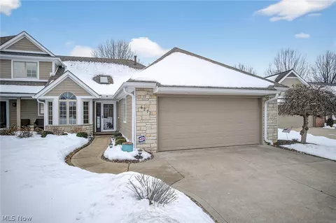 6272 Doral Dr NW, Canton, OH 44718
