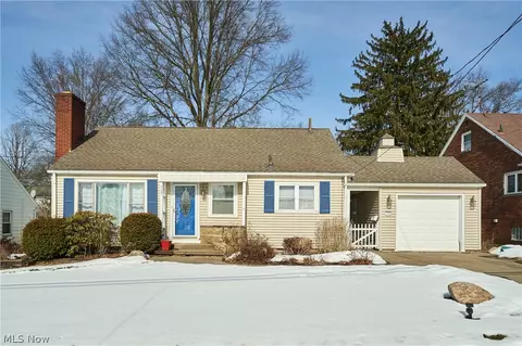 507 E Ford Ave, Barberton, OH 44203