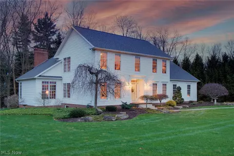 2142 Pearce Cir, Salem, OH 44460