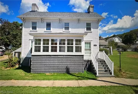 165 9th St, Wellsburg, WV 26070