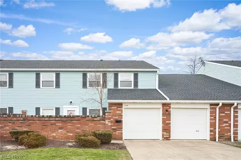 135 Monmouth Ct, Mentor, OH 44060