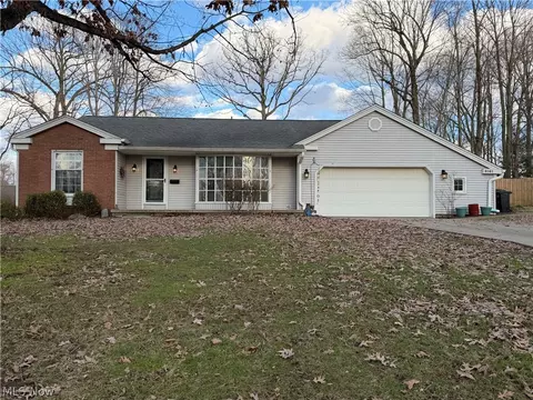 8161 Glenwood Ave, Youngstown, OH 44512