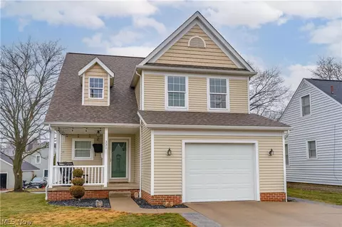 331 Harmon St SW, North Canton, OH 44720