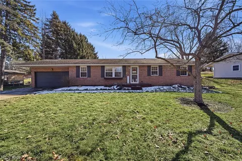 2776 Brouse St NW, Uniontown, OH 44685