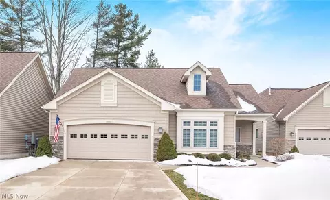 1880 Bradford Pointe Ln, Akron, OH 44313
