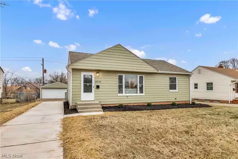 10970 Aaron Dr, Parma, OH 44130