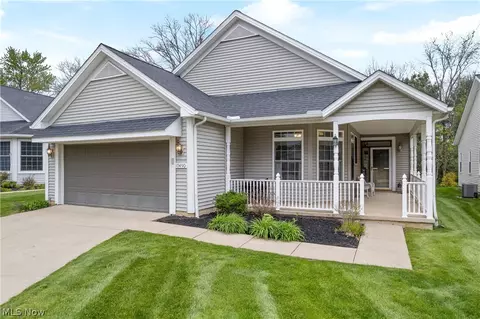 10490 W Ravine View Ct, North Royalton, OH 44133