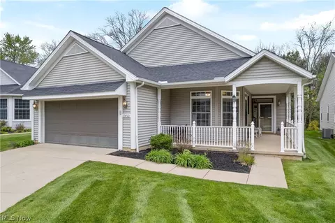 10490 W Ravine View Ct, North Royalton, OH 44133