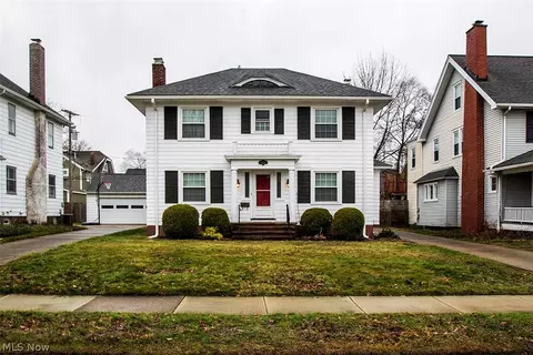 1580 Chesterland Ave, Lakewood, OH 44107