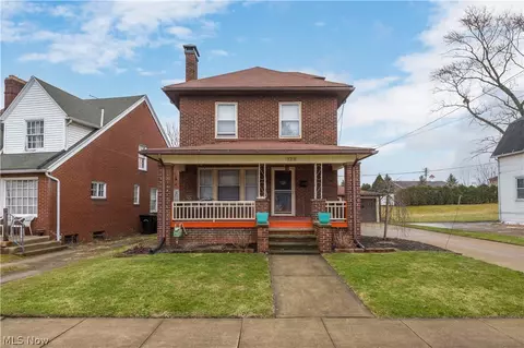 123 Harwood St, Elyria, OH 44035