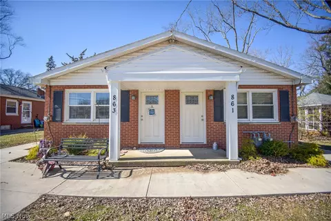 861-863 S Court St, Medina, OH 44256