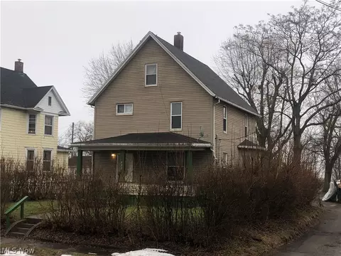 822 Highland Rd NE, Canton, OH 44704
