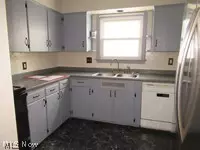 Kitchen - 249 Roosevelt Ave, Elyria, OH 44035 photo 1 of 2
