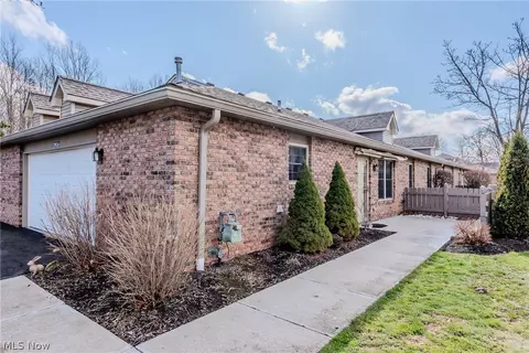 2904 Shakespeare Ln, Avon, OH 44011