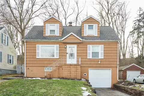 114 Davenport Ave, Akron, OH 44312