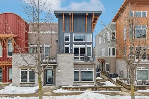 7417 Battery Park Blvd, Cleveland, OH 44102