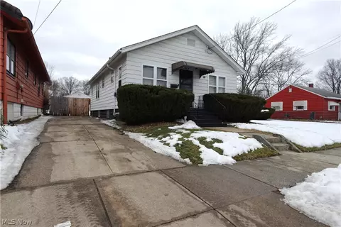 982 Merton Ave, Akron, OH 44306