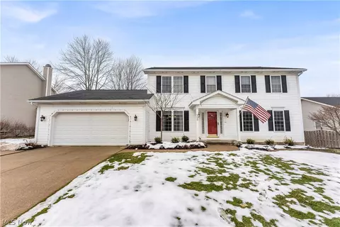 955 Lawrence St, Medina, OH 44256